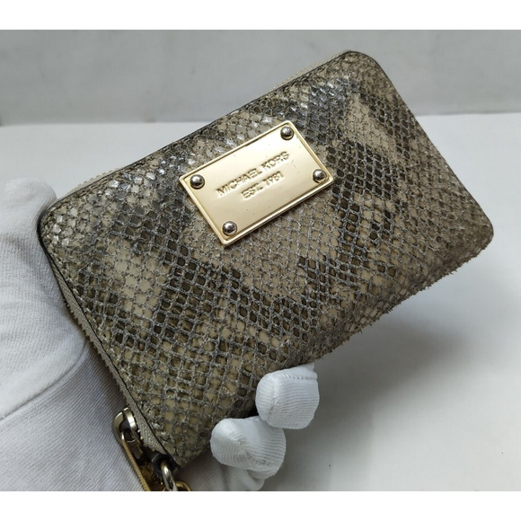 Michael Kors Snakeskin Embossed Leather Zip Around Credit Card Wristlet Wallet - Picture 3 of 16